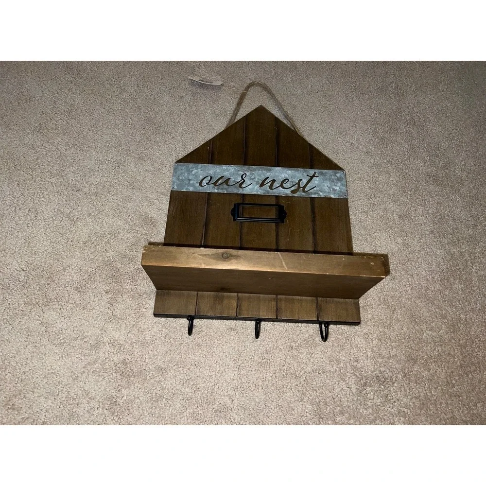 New Joanne fabric wooden keychain‎ holder farmhouse decor  Has 4 hooks for keys